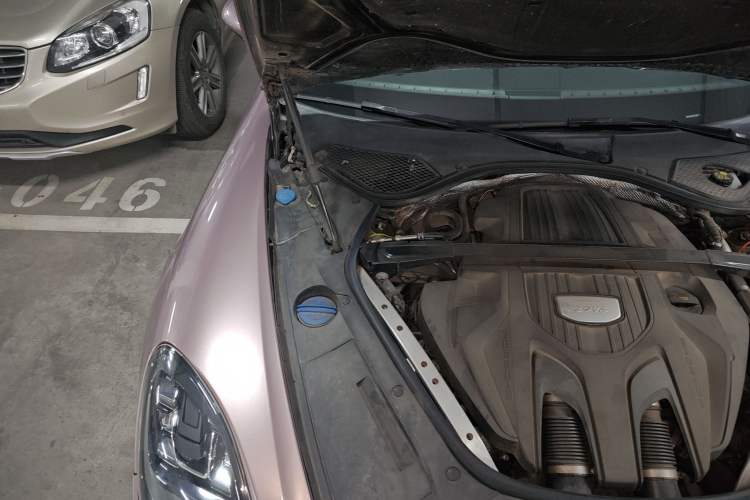 Used Porsche Panamera 2019 Panamera 2.9T Engine Bay Right