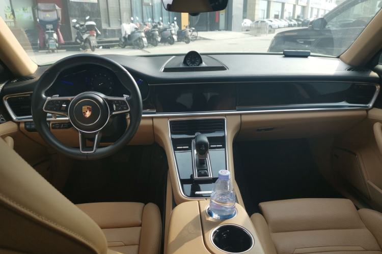 Used Porsche Panamera 2019 Panamera Executive Long Wheelbase 2.9T Center Console