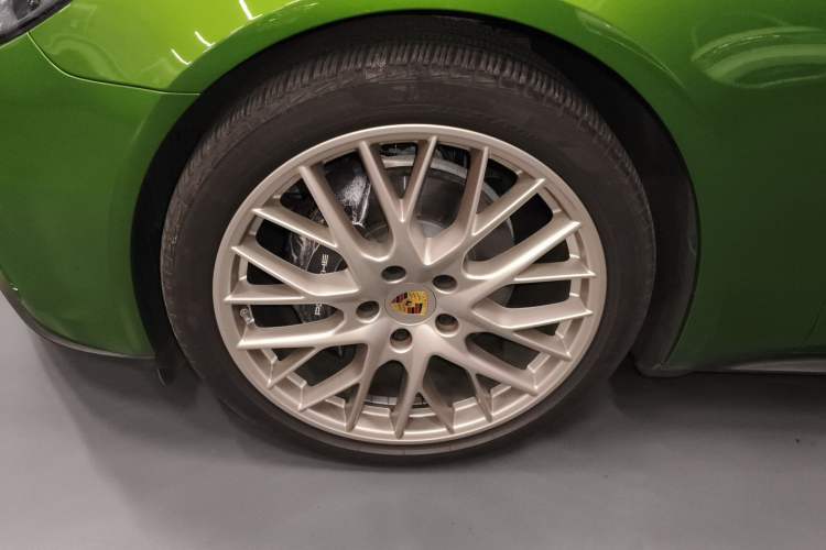 Used Porsche Panamera 2019 Panamera 2.9T Left Front Wheel Hub