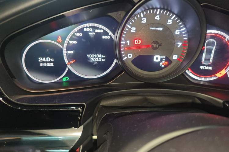 Used Porsche Panamera 2019 Panamera 2.9T Odometer Close Up