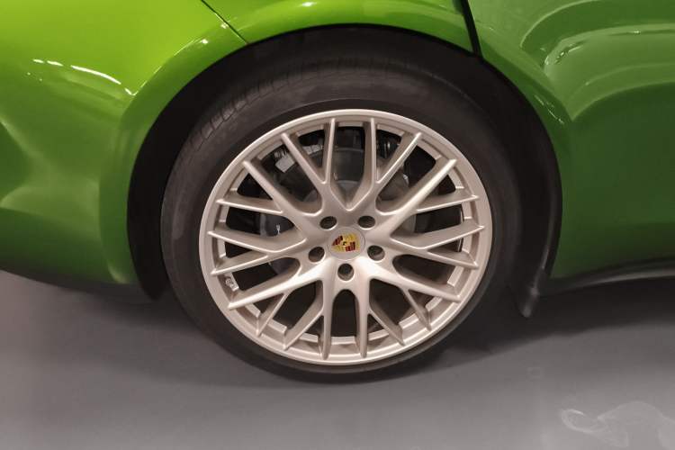 Used Porsche Panamera 2019 Panamera 2.9T Right Rear Wheel Hub