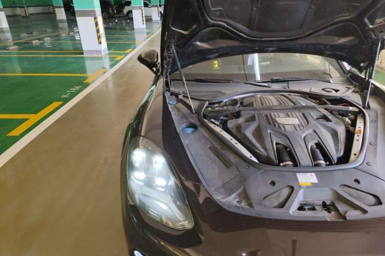 Used Porsche Panamera 2019 Panamera 2.9T Engine Bay Right