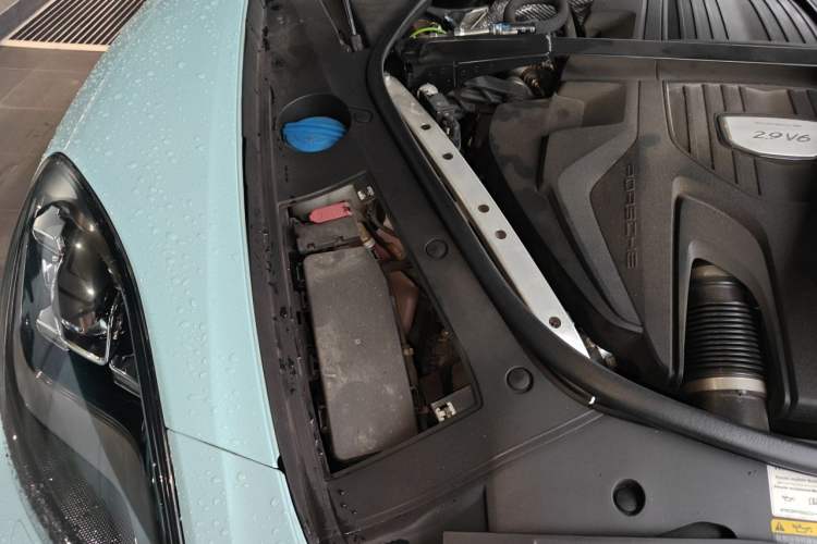 Used Porsche Panamera 2019 Panamera 2.9T Engine Bay Right