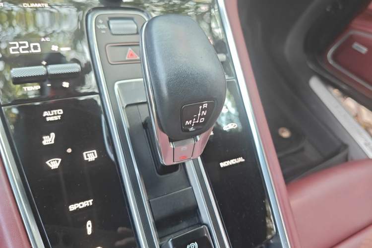 Used Porsche Panamera 2019 Panamera 4 Executive Long Wheelbase 2.9T Gear Lever