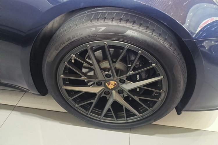 Used Porsche Panamera 2019 Panamera 2.9T Right Front Wheel Hub