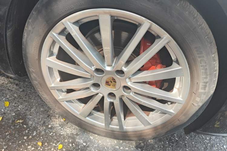 Used Porsche Panamera 2019 Panamera 4 Executive Long Wheelbase 2.9T Right Front Wheel Hub