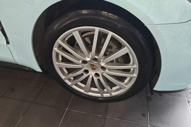 Used Porsche Panamera 2019 Panamera 2.9T Right Front Wheel Hub