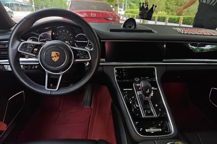Used Porsche Panamera 2019 Panamera 2.9T Center Console
