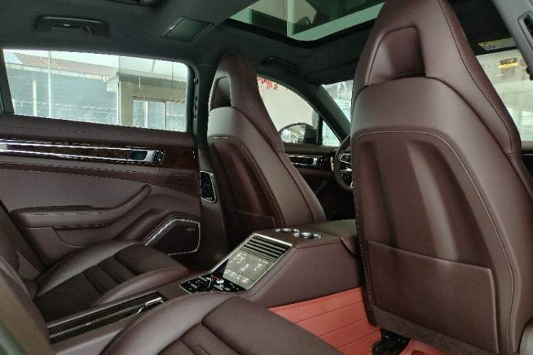 Used Porsche Panamera 2019 Panamera 4 Executive Long Wheelbase 2.9T Interior 10