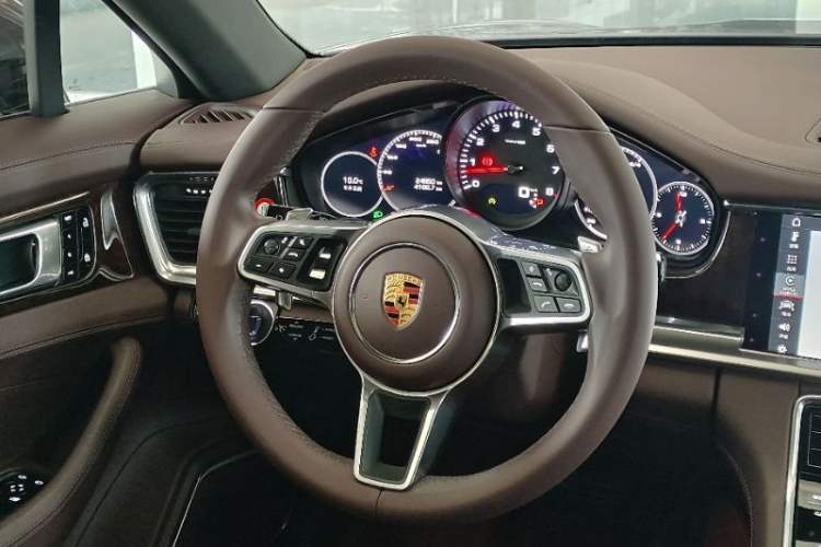 Used Porsche Panamera 2019 Panamera 4 Executive Long Wheelbase 2.9T Interior 2