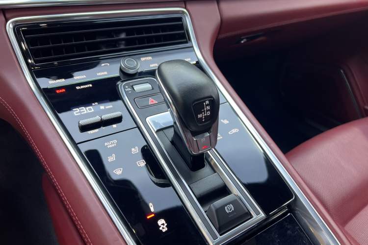 Used Porsche Panamera 2019 Panamera 2.9T Interior 4
