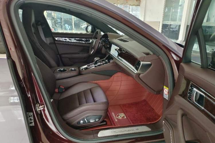 Used Porsche Panamera 2019 Panamera 4 Executive Long Wheelbase 2.9T Interior 8