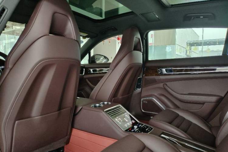 Used Porsche Panamera 2019 Panamera 4 Executive Long Wheelbase 2.9T Interior 9
