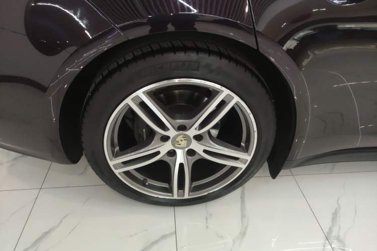 Used Porsche Panamera 2019 Panamera 2.9T Right Rear Wheel Hub
