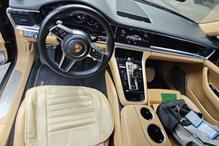 Used Porsche Panamera 2019 Panamera 4 Executive Long Wheelbase 2.9T Center Console
