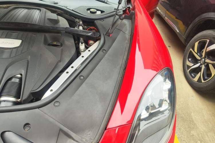 Used Porsche Panamera 2019 Panamera 2.9T Engine Bay Left