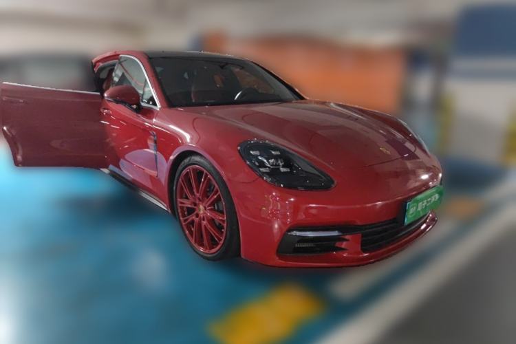 Used Porsche Panamera 2019 Panamera 2.9T Front Right 45 Deg