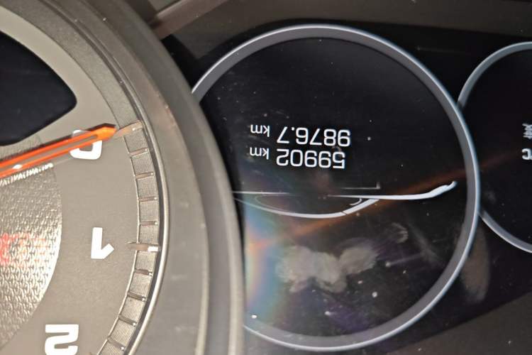 Used Porsche Panamera 2019 Panamera 2.9T Odometer Close Up