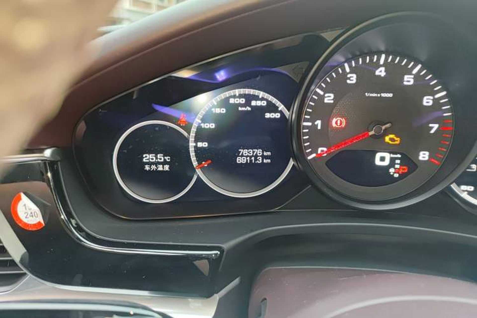 Used Porsche Panamera 2019 Panamera 2.9T Odometer Close Up