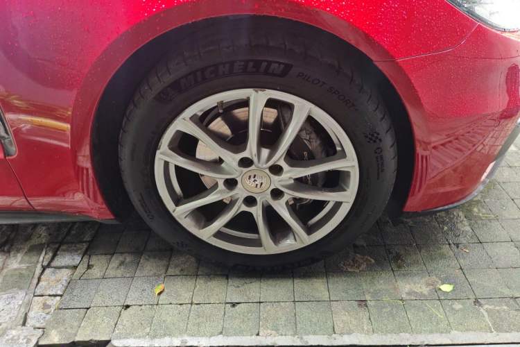 Used Porsche Panamera 2019 Panamera 2.9T Right Front Wheel Hub