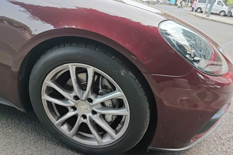 Used Porsche Panamera 2019 Panamera 4 Executive Long Wheelbase 2.9T Right Front Wheel Hub