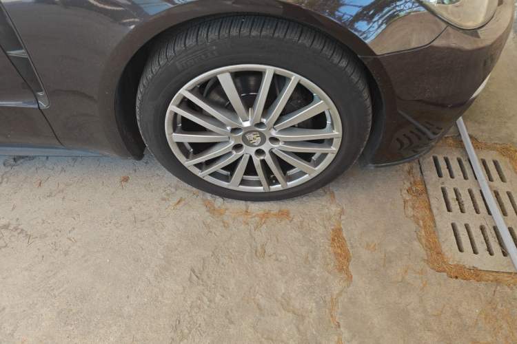 Used Porsche Panamera 2019 Panamera 2.9T Right Front Wheel Hub