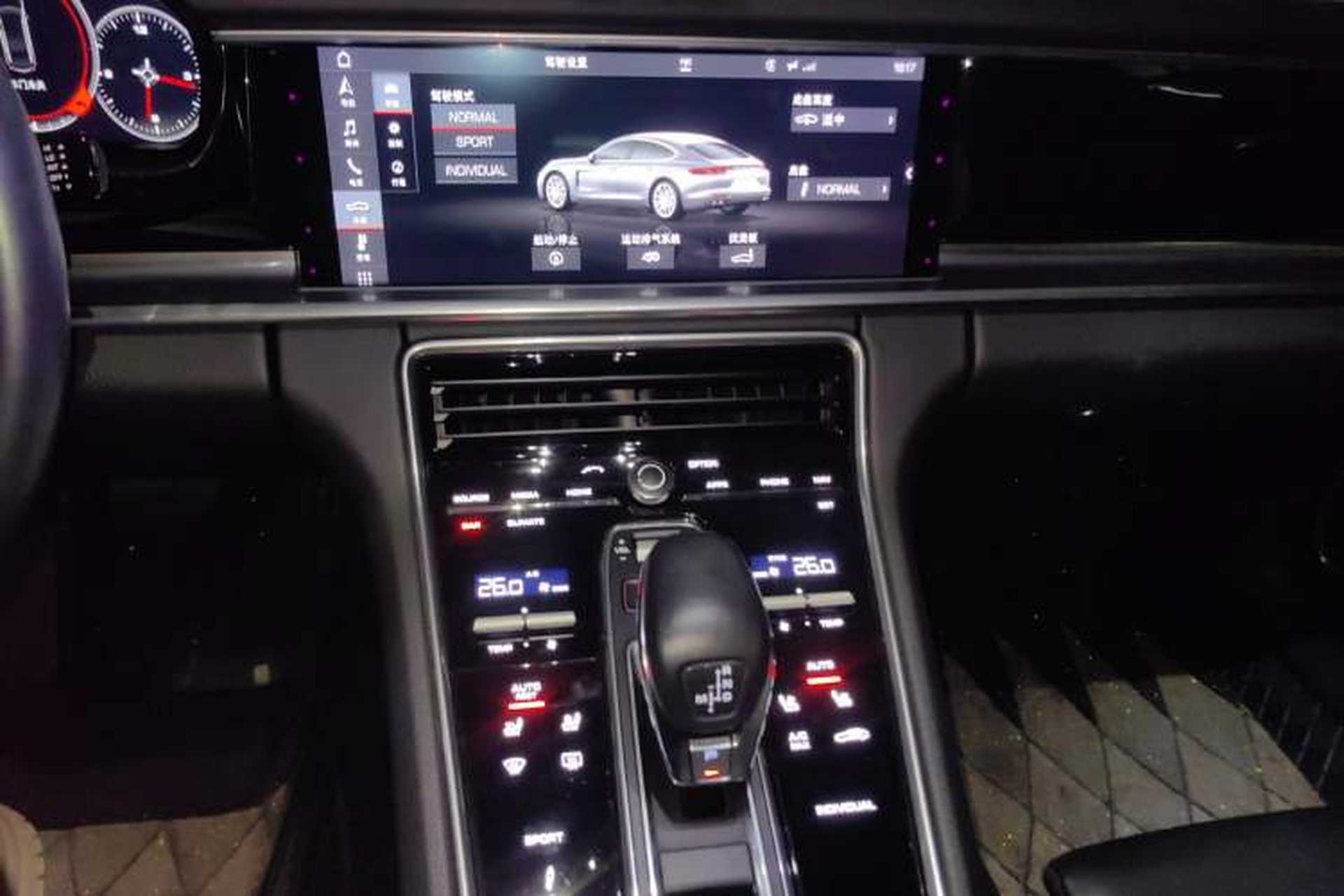 Used Porsche Panamera 2019 Panamera 4 Executive Long Wheelbase 2.9T Audio And AC Panel