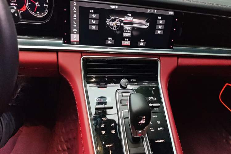 Used Porsche Panamera 2019 Panamera 4 Executive Long Wheelbase 2.9T Audio And AC Panel