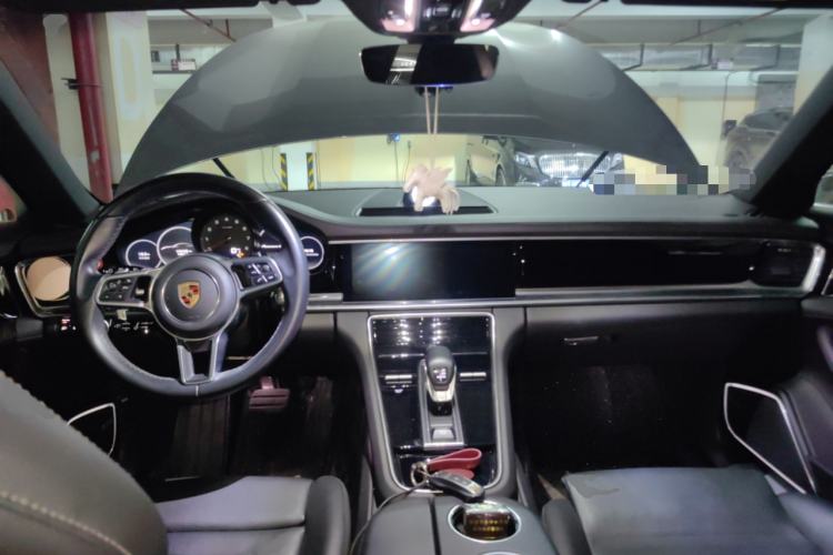 Used Porsche Panamera 2019 Panamera 4 Executive Long Wheelbase 2.9T Center Console