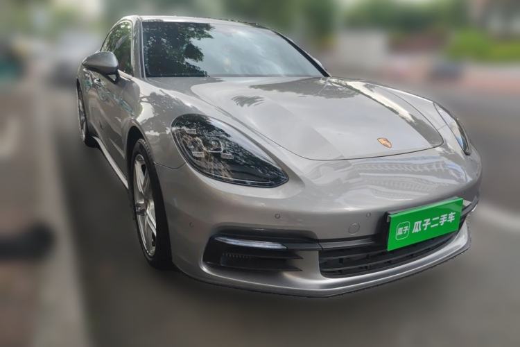 Used Porsche Panamera 2019 Panamera 2.9T Front Right 45 Deg