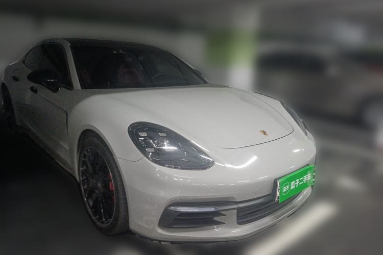 Used Porsche Panamera 2019 Panamera 2.9T Front Right 45 Deg