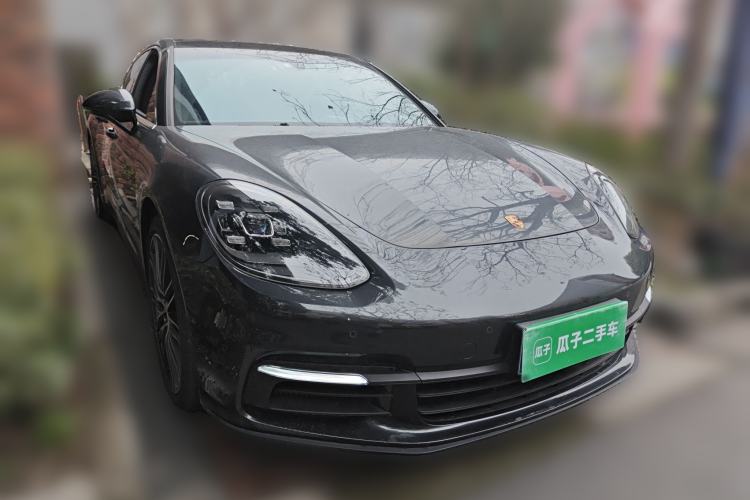 Used Porsche Panamera 2019 Panamera 2.9T Front Right 45 Deg