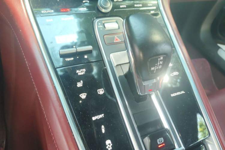 Used Porsche Panamera 2019 Panamera Executive Long Wheelbase 2.9T Gear Lever