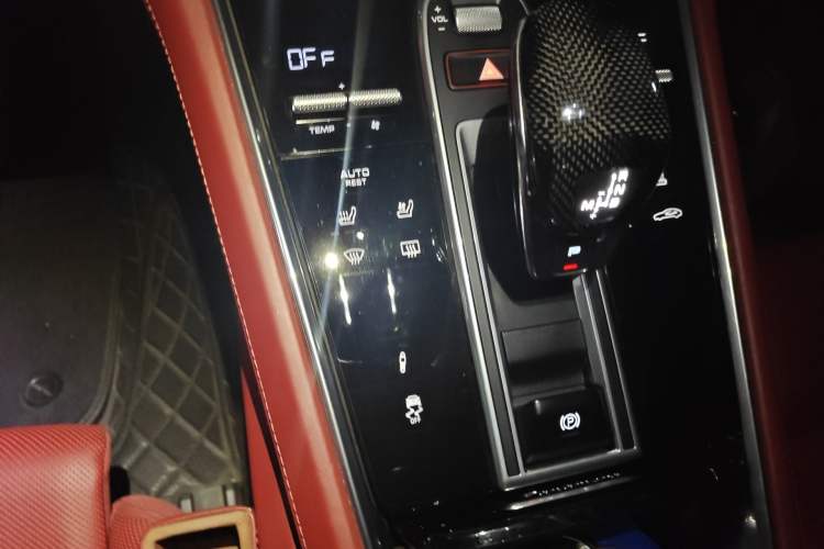 Used Porsche Panamera 2019 Panamera Executive Long Wheelbase 2.9T Gear Lever