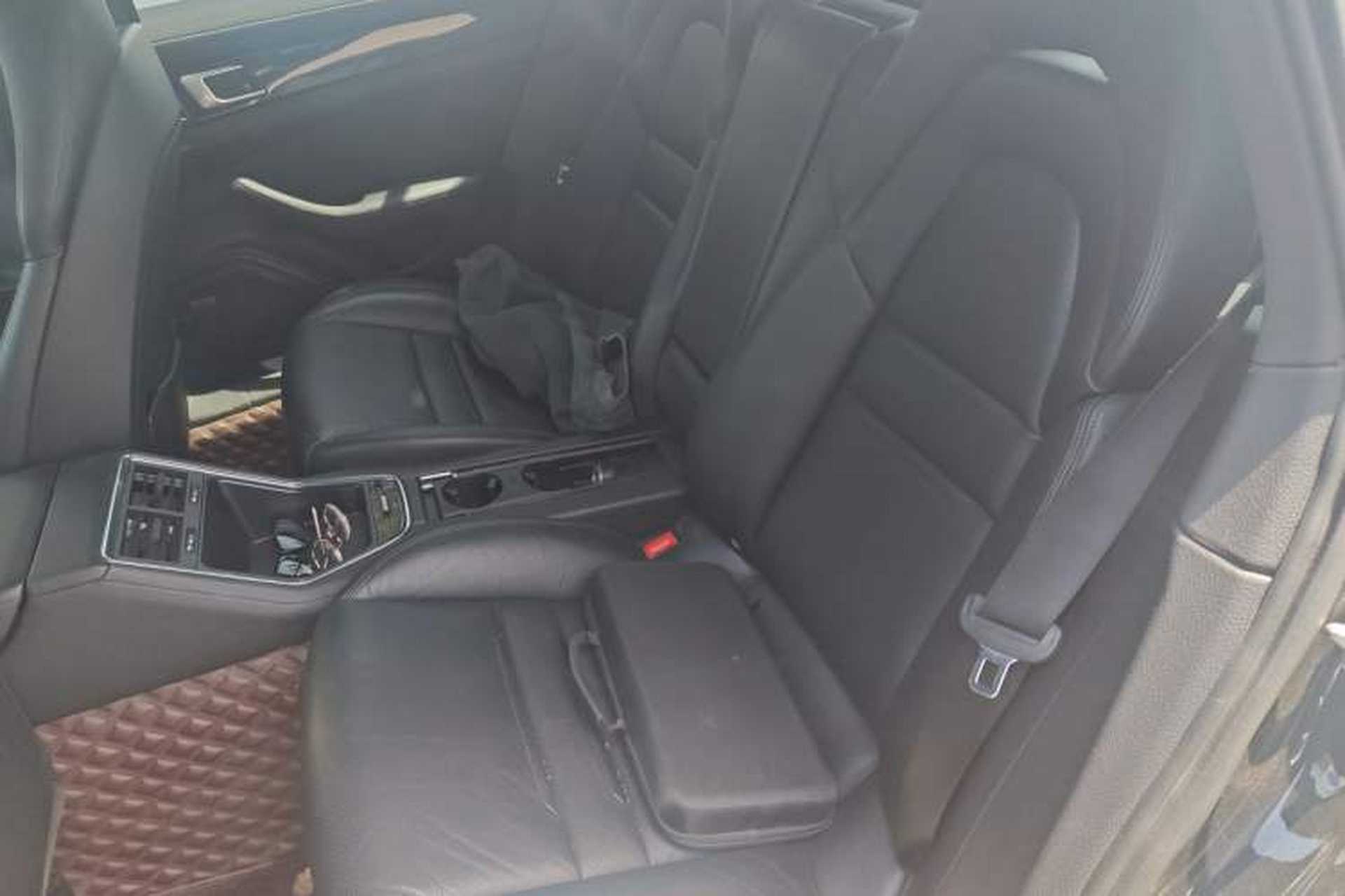 Used Porsche Panamera 2019 Panamera 2.9T Left Rear Seat