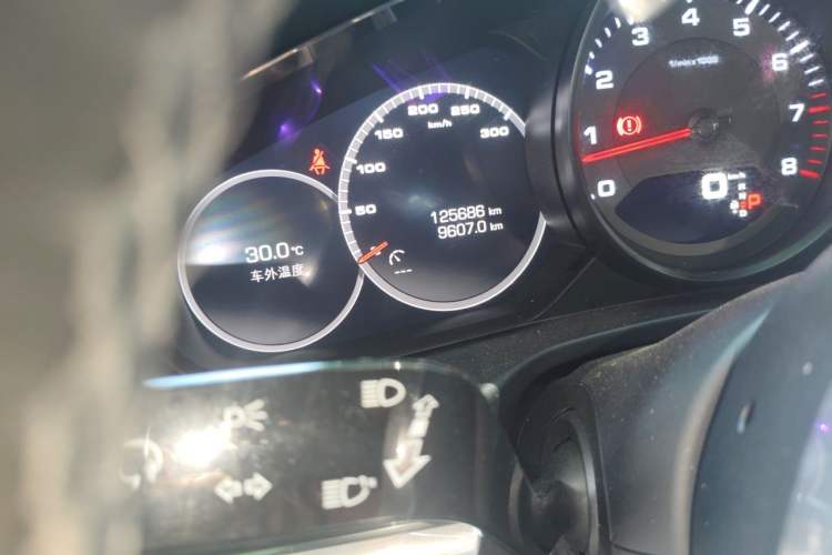Used Porsche Panamera 2019 Panamera Executive Long Wheelbase 2.9T Odometer Close Up