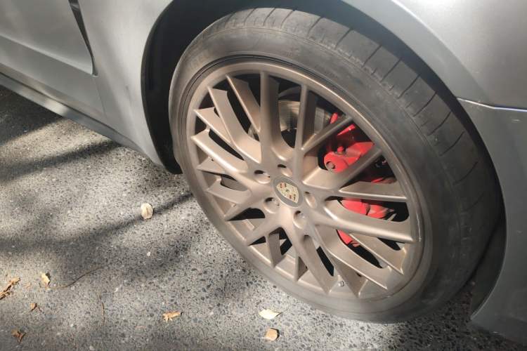 Used Porsche Panamera 2019 Panamera Executive Long Wheelbase 2.9T Right Front Wheel Hub