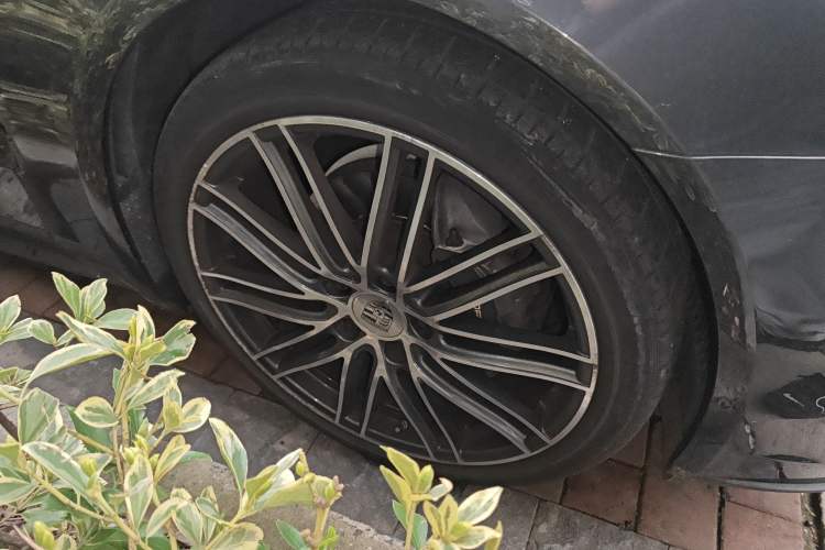 Used Porsche Panamera 2019 Panamera 2.9T Right Front Wheel Hub