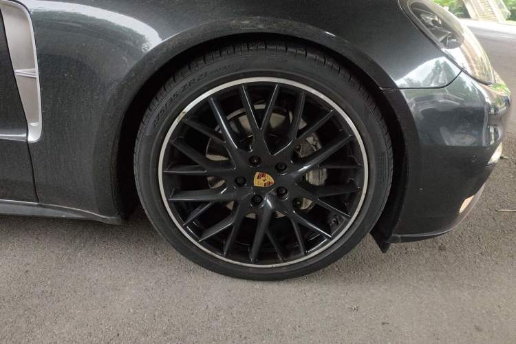 Used Porsche Panamera 2019 Panamera 4 Executive Long Wheelbase 2.9T Right Front Wheel Hub