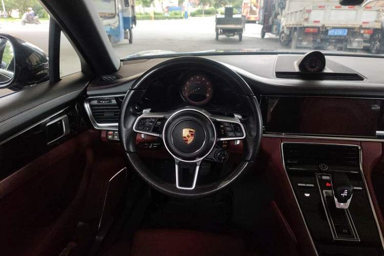 Used Porsche Panamera 2019 Panamera 4 Executive Long Wheelbase 2.9T Steering Wheel