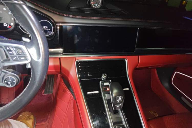 Used Porsche Panamera 2019 Panamera 4 Executive Long Wheelbase 2.9T Audio And AC Panel
