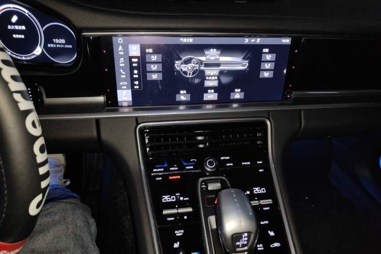 Used Porsche Panamera 2019 Panamera 4 Executive Long Wheelbase 2.9T Audio And AC Panel