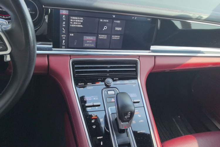 Used Porsche Panamera 2019 Panamera 4 Executive Long Wheelbase 2.9T Audio And AC Panel