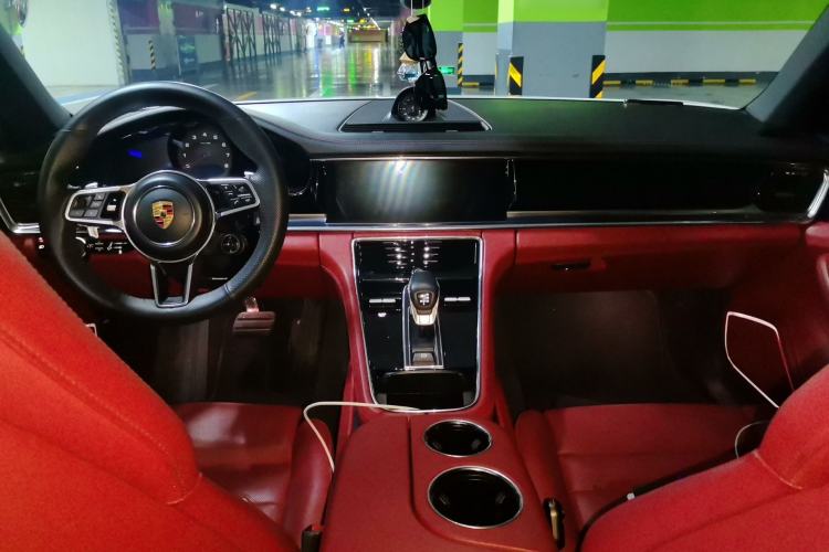 Used Porsche Panamera 2019 Panamera 2.9T Center Console