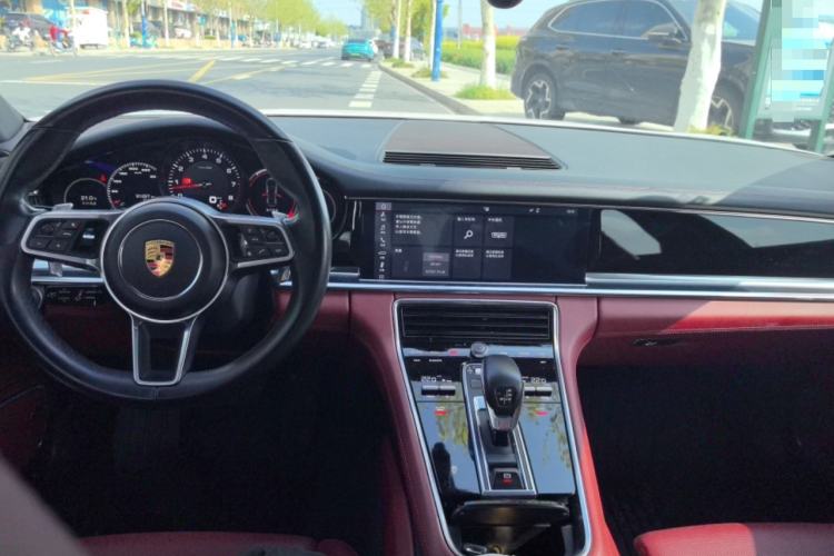 Used Porsche Panamera 2019 Panamera 4 Executive Long Wheelbase 2.9T Center Console