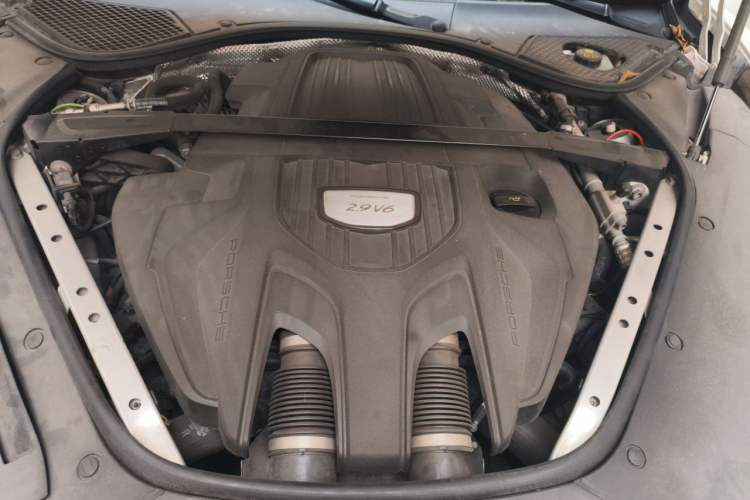 Used Porsche Panamera 2019 Panamera 2.9T Engine Bay