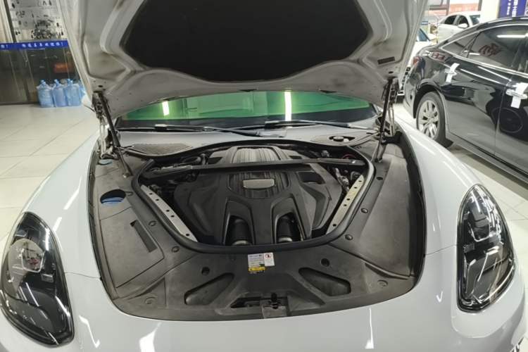 Used Porsche Panamera 2019 Panamera 2.9T Engine Bay