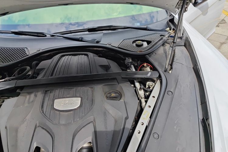 Used Porsche Panamera 2019 Panamera 2.9T Engine Bay Left