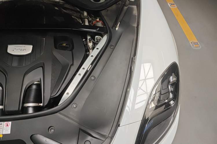Used Porsche Panamera 2019 Panamera Executive Long Wheelbase 2.9T Engine Bay Left