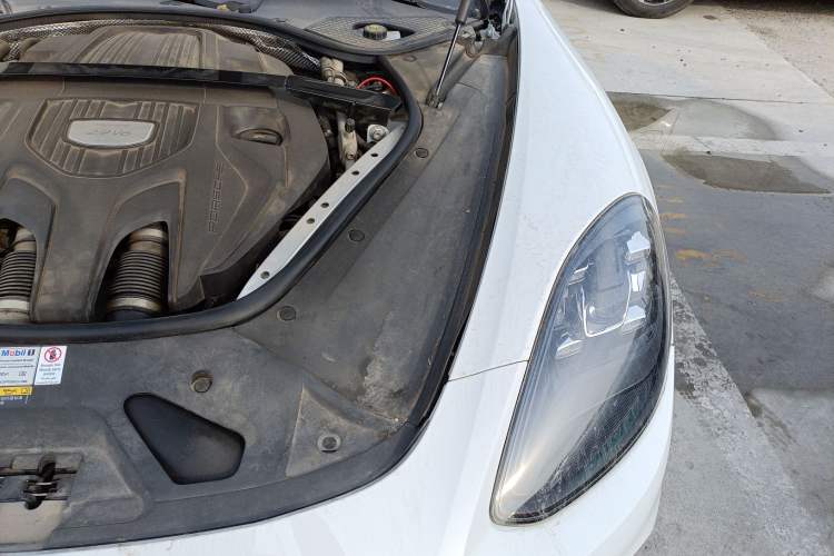 Used Porsche Panamera 2019 Panamera 2.9T Engine Bay Left